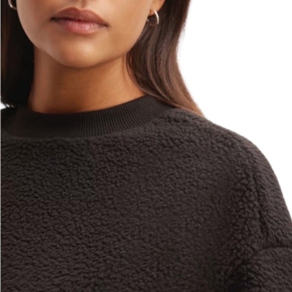 EVERLANE The ReNew Black Fleece Sherpa Crewneck Sweatshirt NWT - Picture 2 of 10